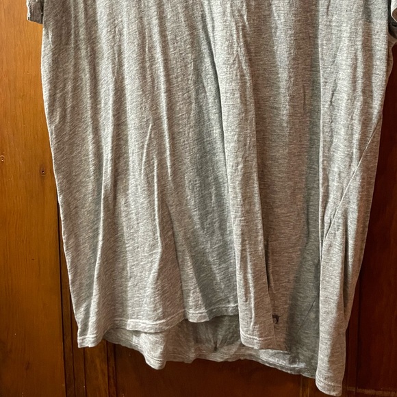 SOLD VS Pink Tee - Picture 2 of 2